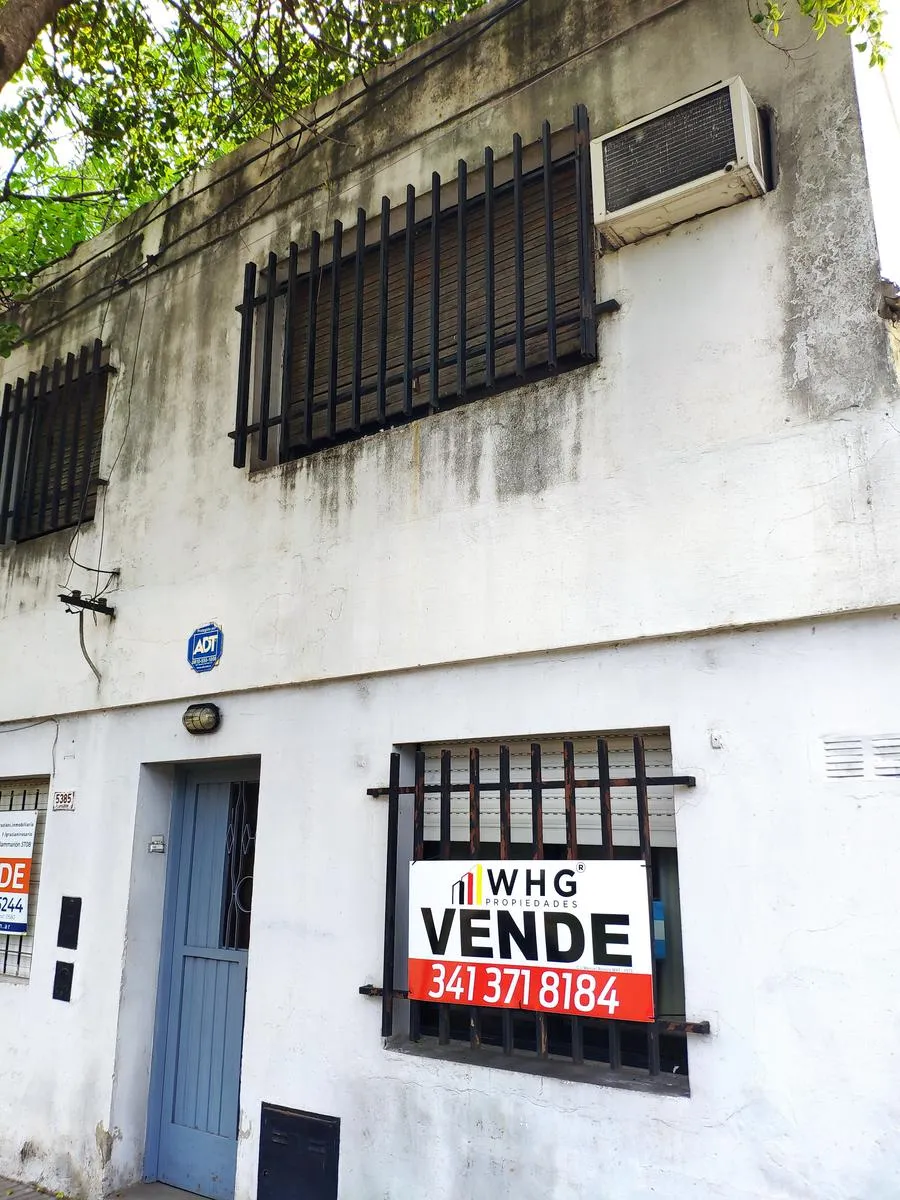 Casa en Rvo. Margis entre Avda. del Rosario y Regimiento 11