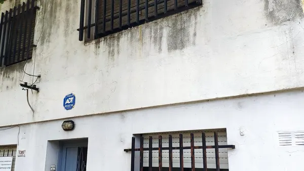 Casa en Rvo. Margis entre Avda. del Rosario y Regimiento 11