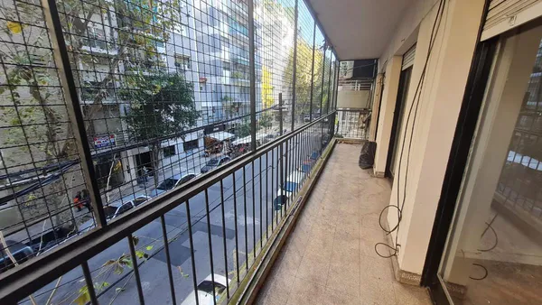 Departamento en laprida al 2000