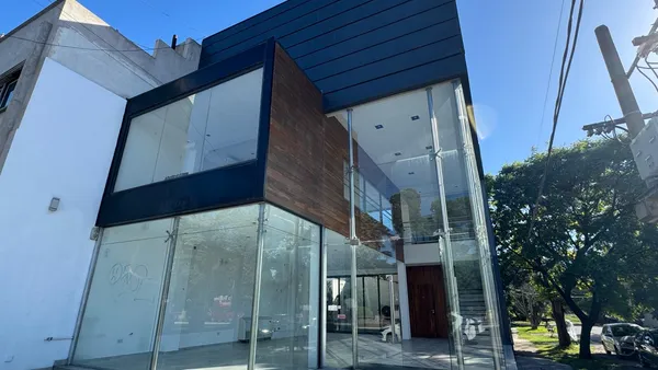 Local Comercial en Cno. Centenario esquina 504
