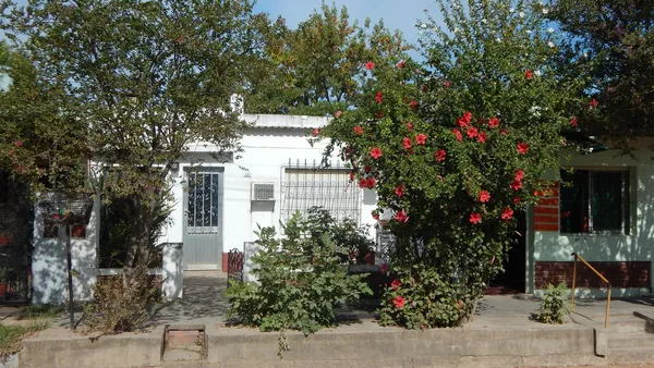 Casa en Paso de los Andes al 900