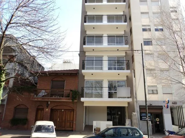 Departamento en 60 e/ 4 y 5 n 485 Piso 1