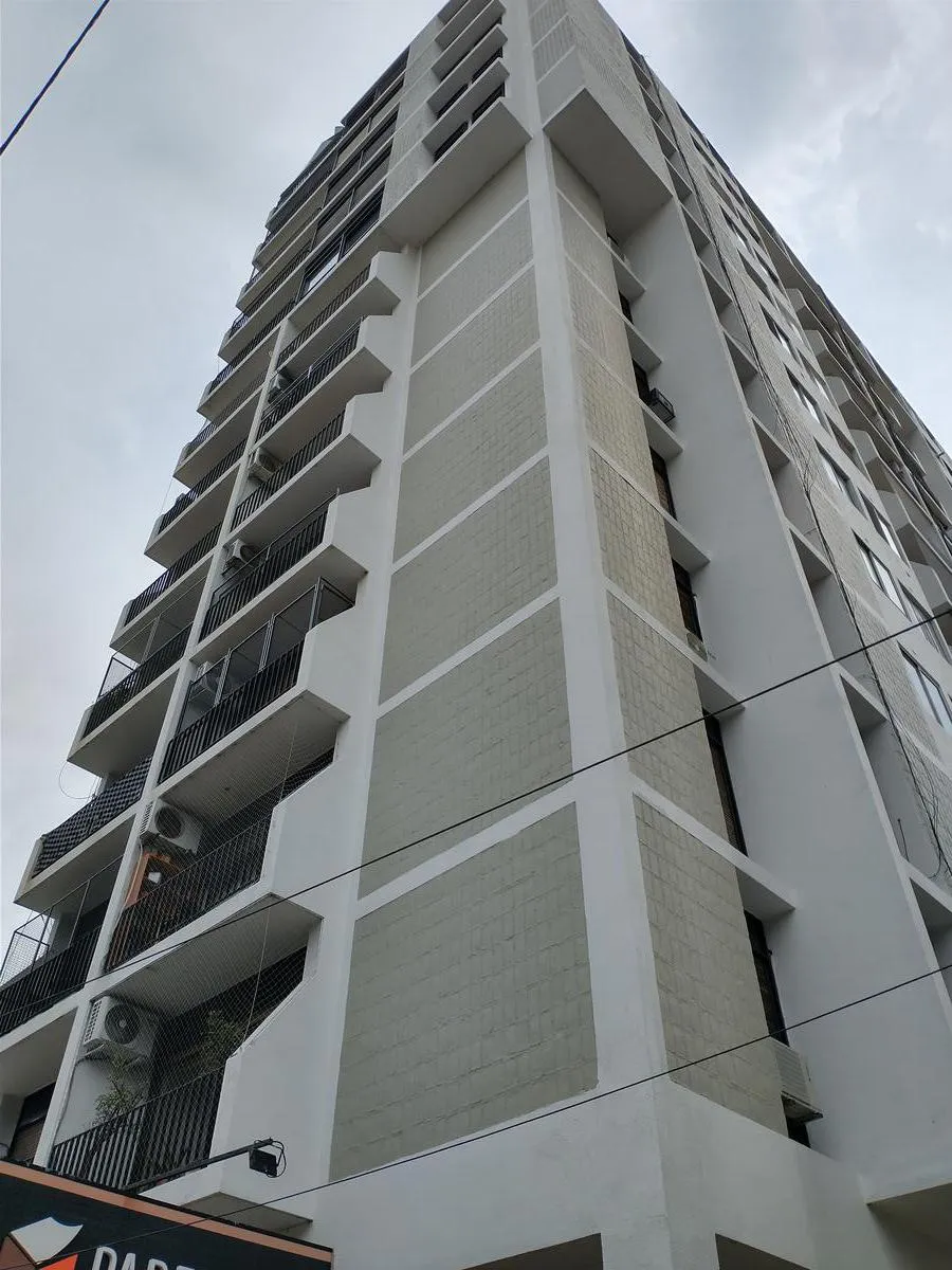 Departamento en Hipólito Yrigoyen al 100