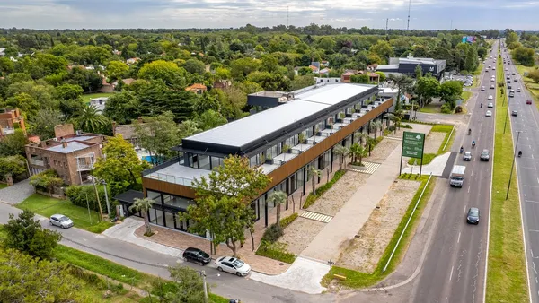 Oficina en Cno Centenario y 493 - Paseo Gonnet - Oficina 11 - 12