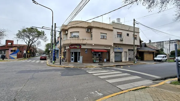 Local Comercial en Hipolito Yrigoyen al 3400