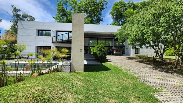 Casa en B° El Molino - Abril
