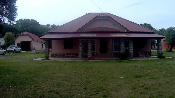 Casa en Virrey Sobremonte 400