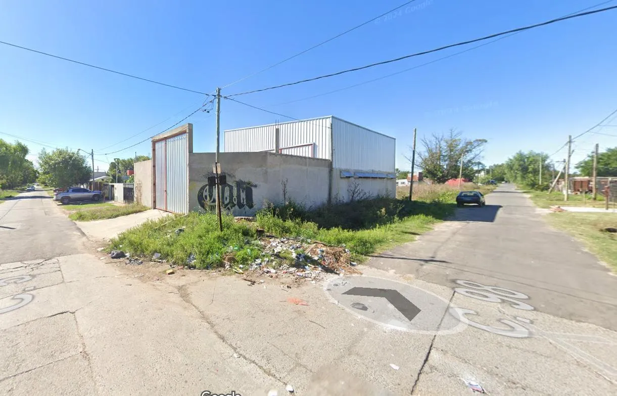 Terreno en 4 e/97y98 (LOTE 4)