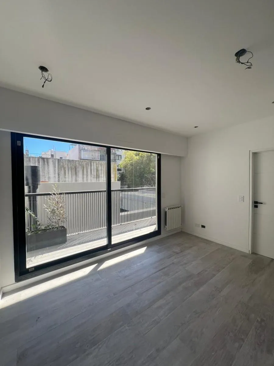 Departamento en Paroissien al 2300