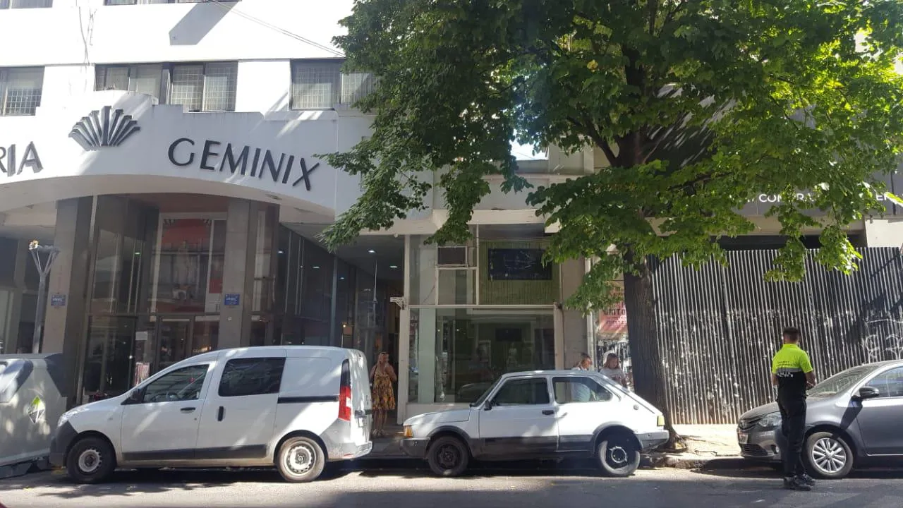 Local Comercial en 48 e/ 7 y 8