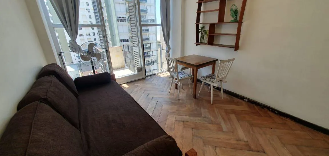 Departamento en Luro al 2300