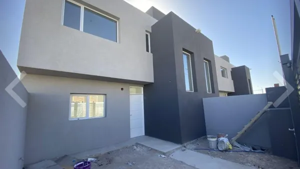 Casa en Venta Duplex 2 dormitorios y escritorio- calle Luan al 3200 -Terrazas del Neuquen