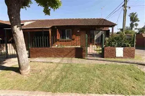 Casa en CHALET 3 AMB C/ NEGOCIO Y ESCRITURA Avenida General juan Domingo perón al 4300