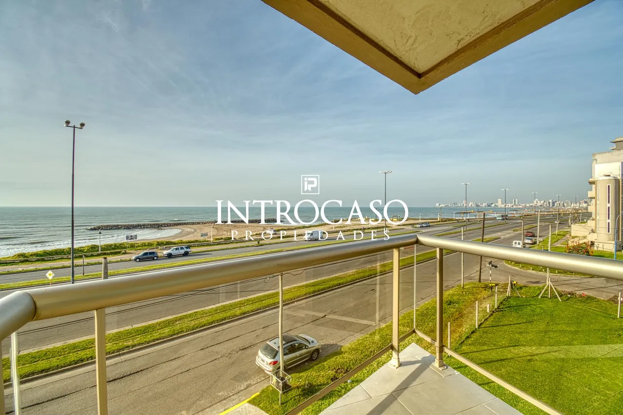Departamento en Felix U Camet 1700