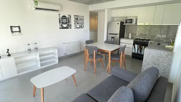 Departamento en San Lorenzo al 2391 esquina Santiago.