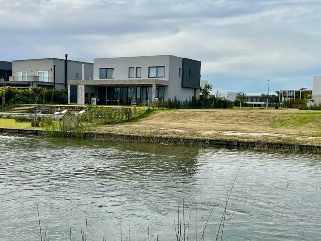 Terreno en Terreno al agua en Marinas Puertos del Lago Escobar