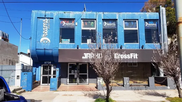 Local Comercial en Avenida Constitución 5754