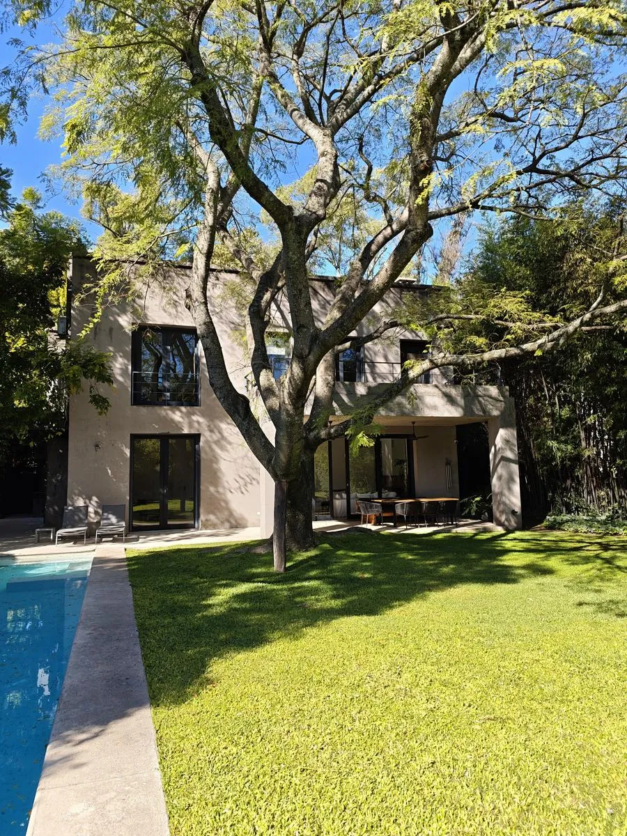 Casa en Tres de febrero al 2400