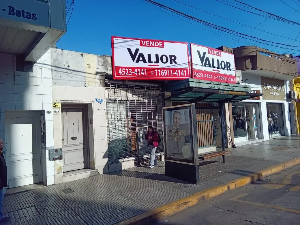 Local Comercial en Triunvirato al 4100