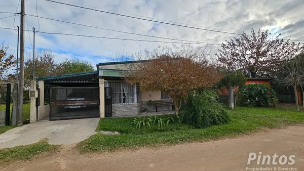 Casa en Escalada Nº 2147 (e/ Saavedra y Primera Junta)