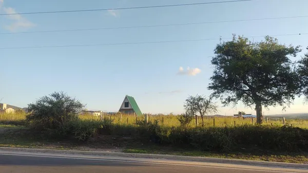 Terreno en AV CECILIA GRIERSON 00