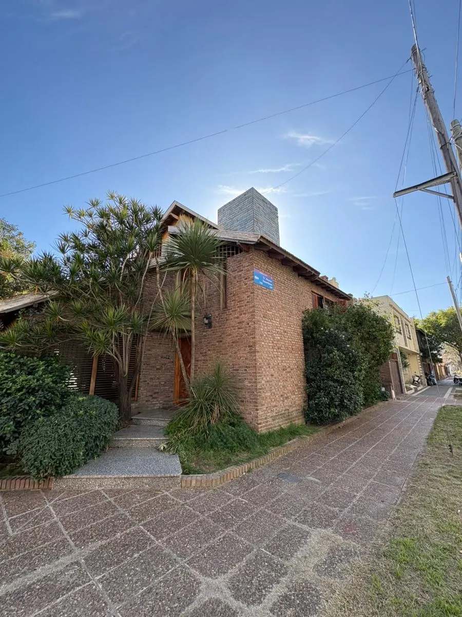 Casa en EVA PERON 1390