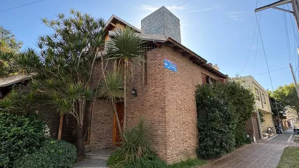 Casa en EVA PERON 1390