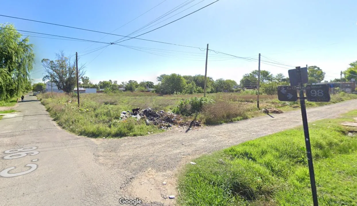 Terreno en 97 e/4y5 (LOTE 19)