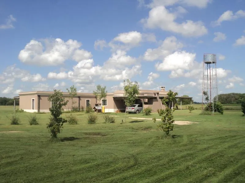 Campo en Carlos Keen
