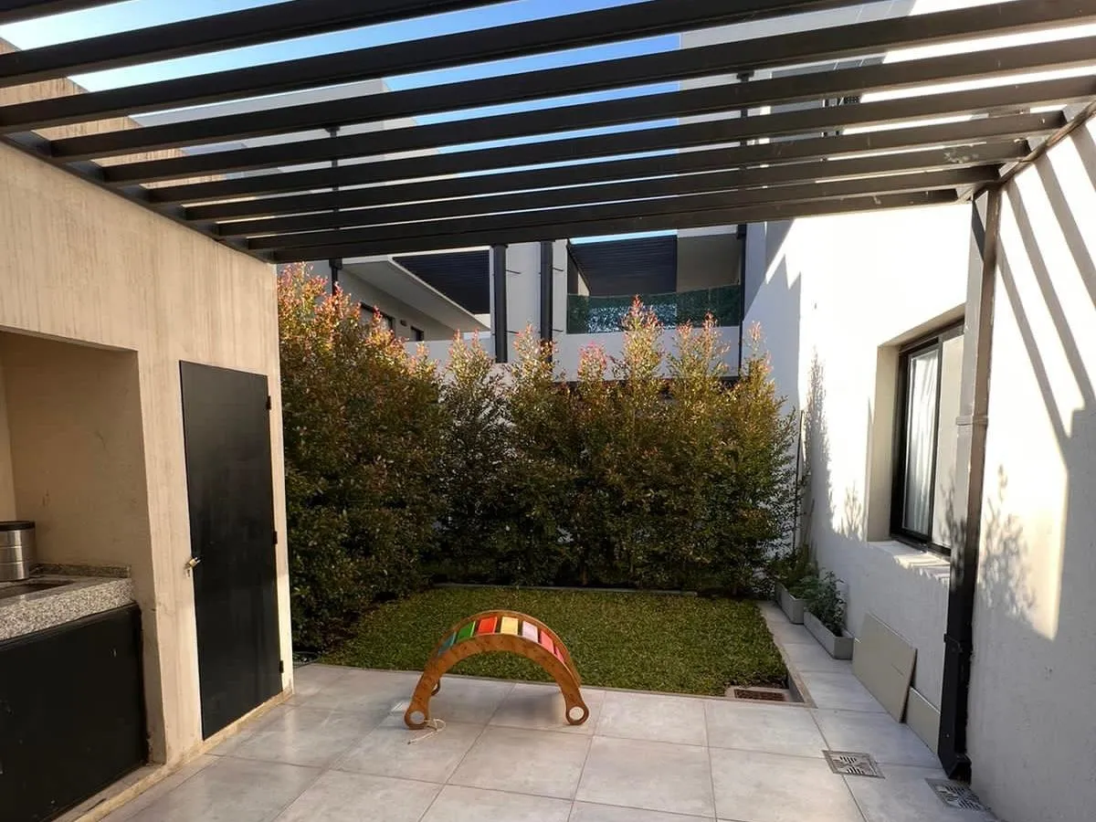 Casa en 2 dormitorios con jardín y parrilla en Altos del Encuentro