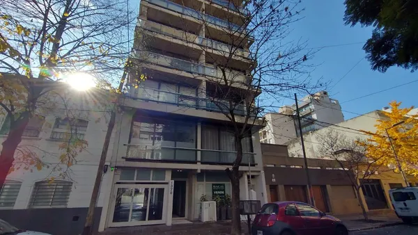 Local Comercial en 10 e/ 60 y 61 n 1368