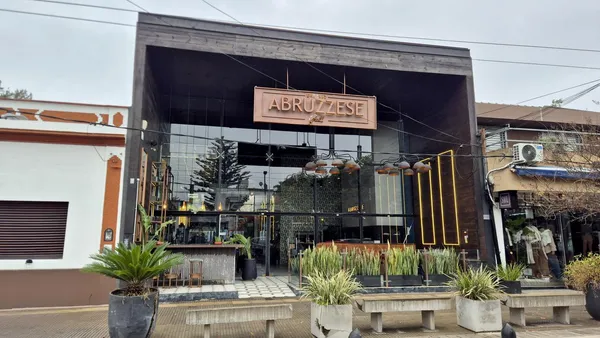 Local Comercial en Cantilo e/ 13 A y 13 B