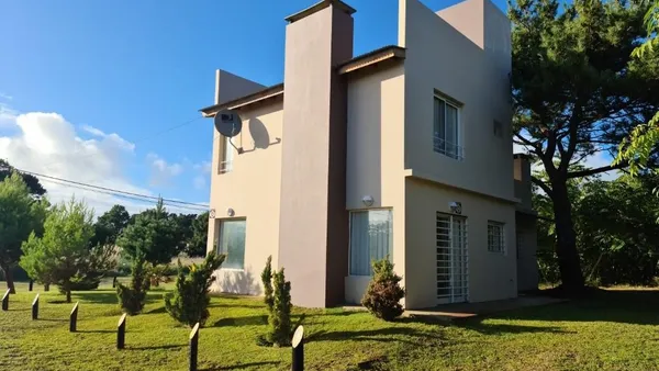 Casa en Av Madreselvas y Tulipanes