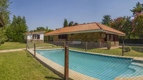 Casa en Aconquija al 900 Cotos de la Alameda