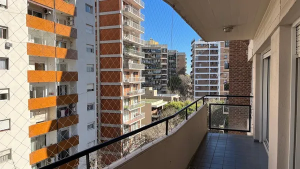 Departamento en Arenales al 1000