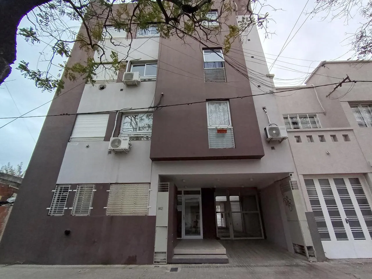 Departamento en 63 e/ 16 y 17 Torre 2 Piso 1 Dpto F n 1078