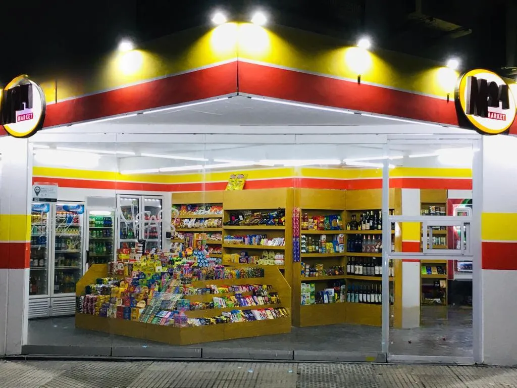Local Comercial en Álvarez Thomas al 800
