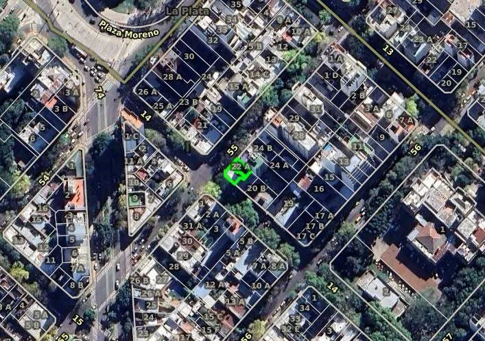 Terreno en 55 esquina 14