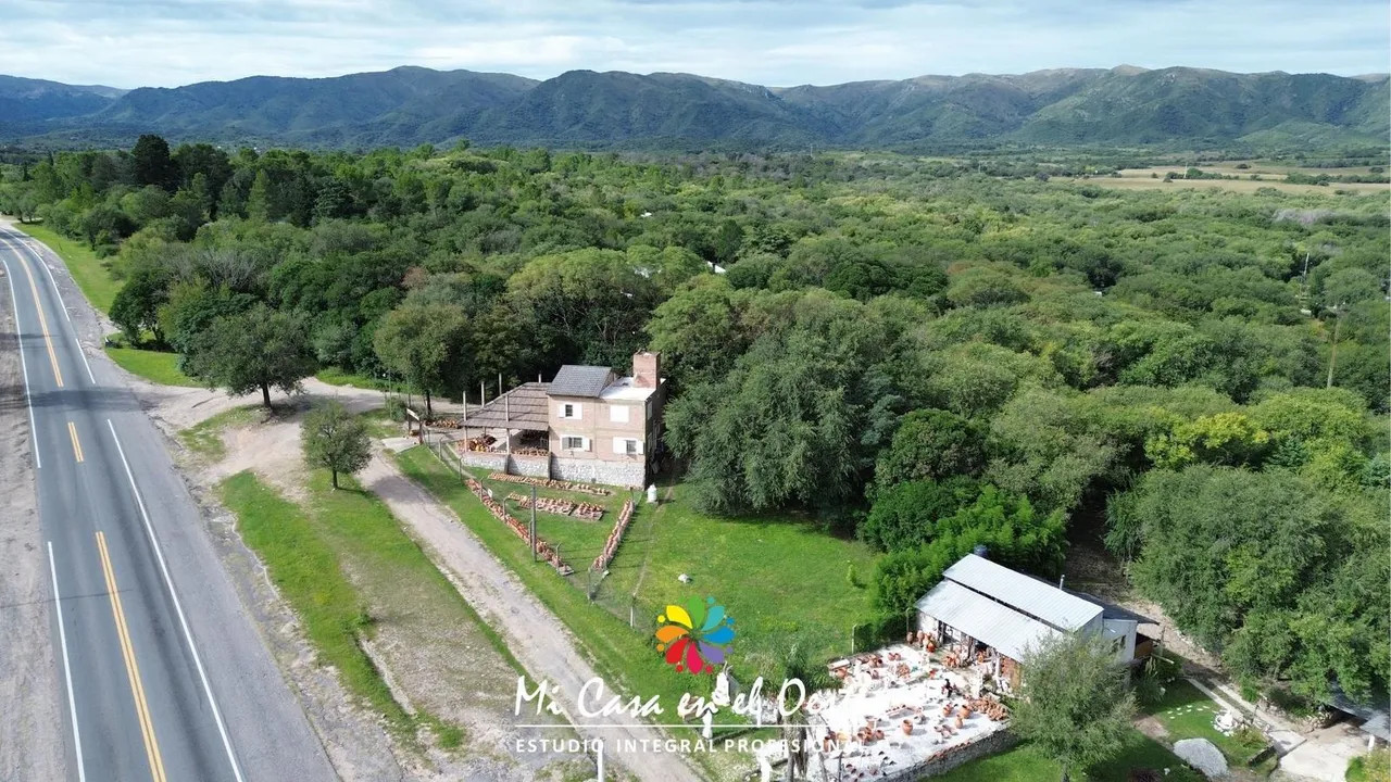 Casa en Casa (4 dorm 2 baños) + Local - Ruta 38