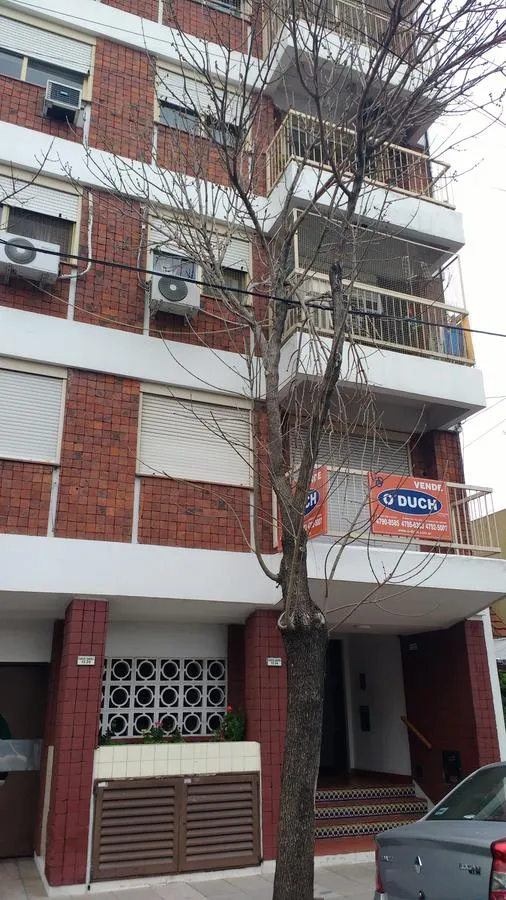 Departamento en Carlos Gardel al 1500