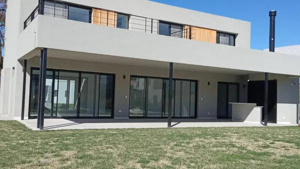 Casa en panamericana KM 56, 500 Ruta 8Pilar