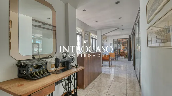 Oficina en Rivadavia al 2300
