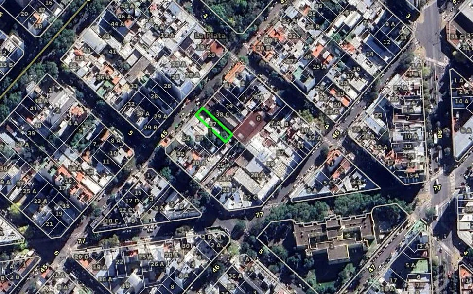 Terreno en 45 E/ 4 y 5