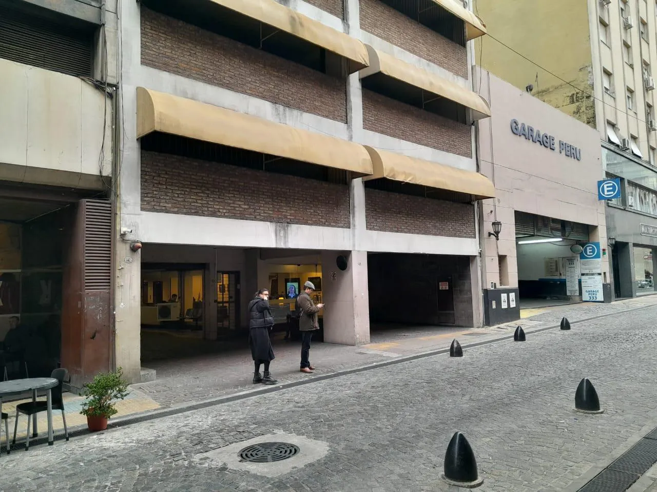Cochera en Perú al 300