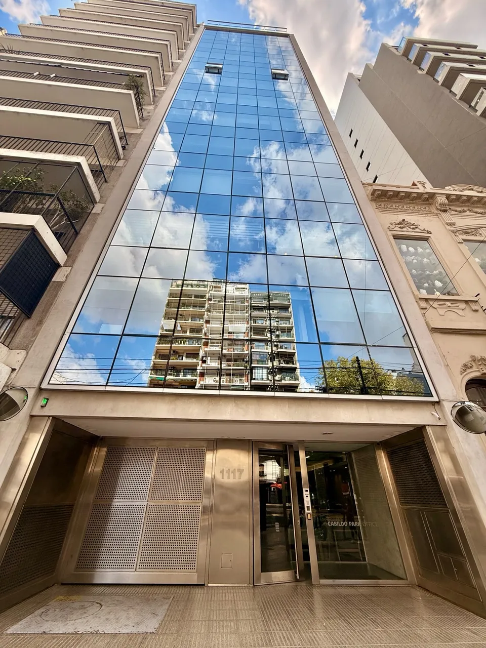 Oficina en Av Cabildo al 1100