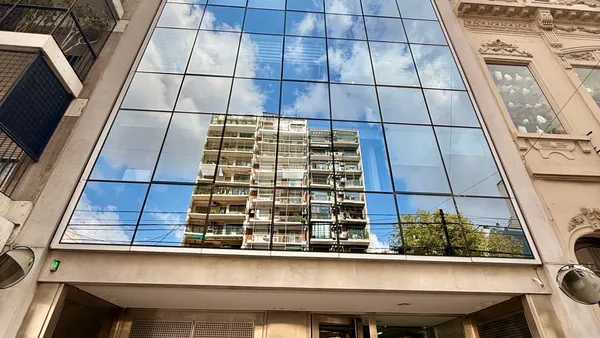 Oficina en Av Cabildo al 1100