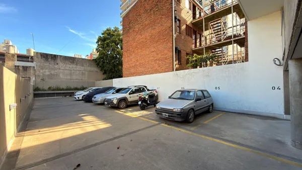 Cochera en Santa Fe al 3000
