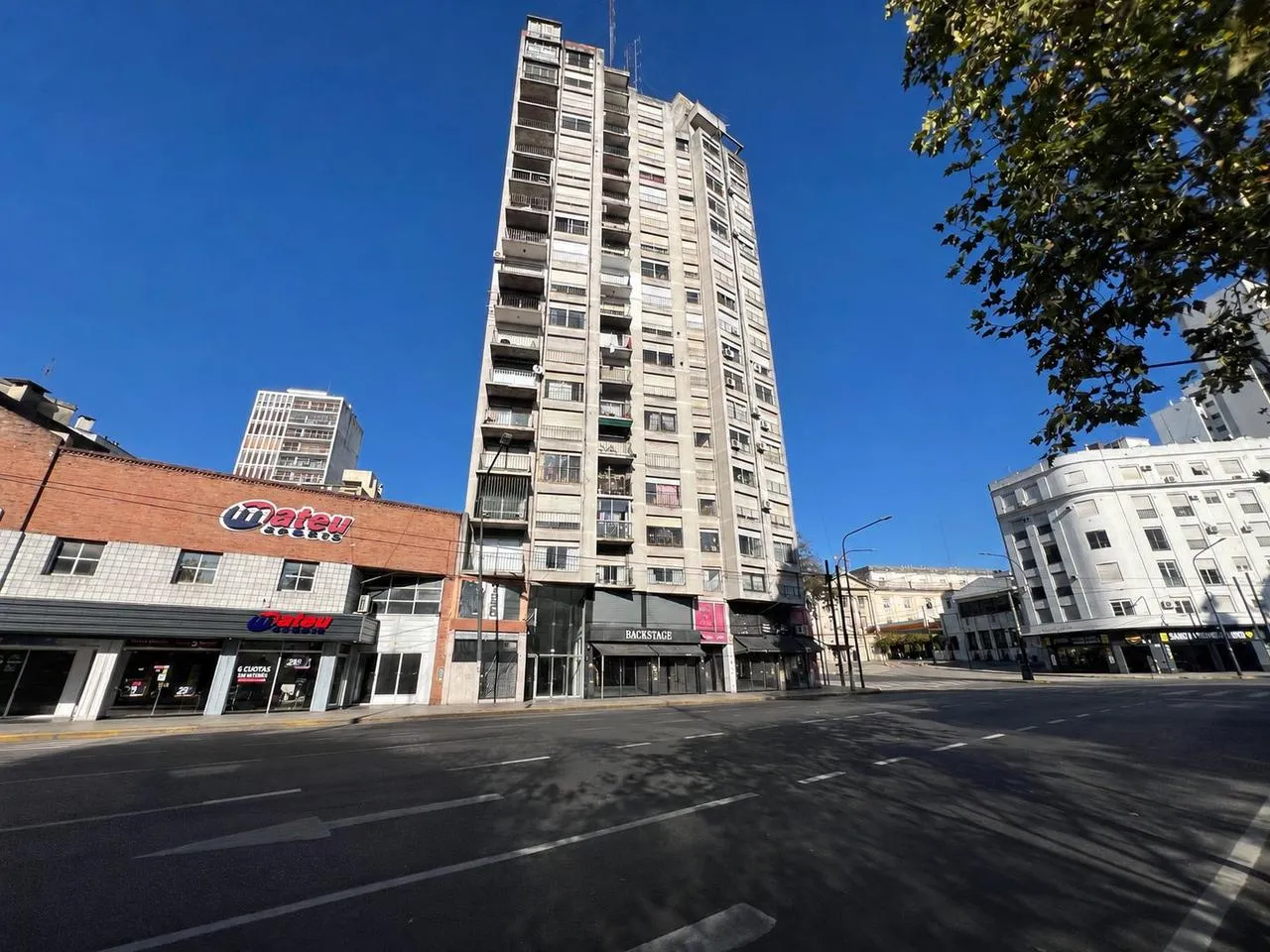Departamento en Pza Italia e/ Diag. 77 y Av. 7 n 163 Piso 16 Dpto C