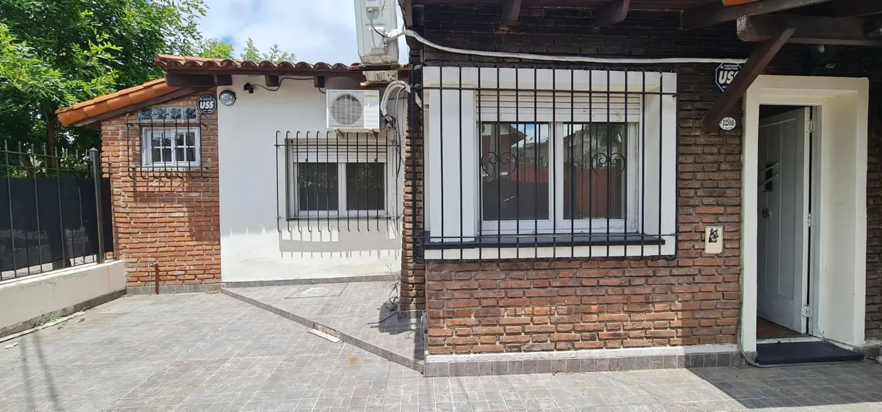 Casa en Mitre, Emilio Gral 1200 Esq. Peru
