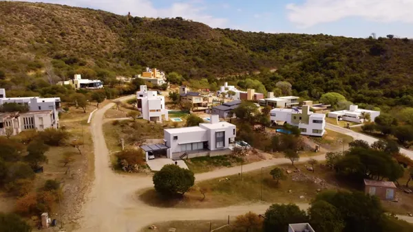 Casa en Casa 3 Dormitorios con Pileta- Tierra Alta